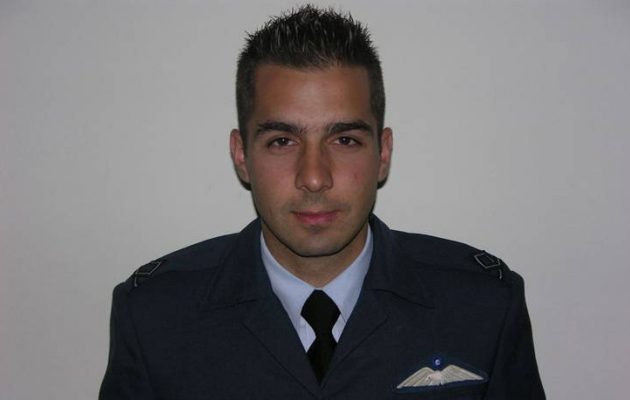 Καρδίτσα: Σε λαϊκό προσκύνημα η σορός του σμηναγού Μπαλταδώρου