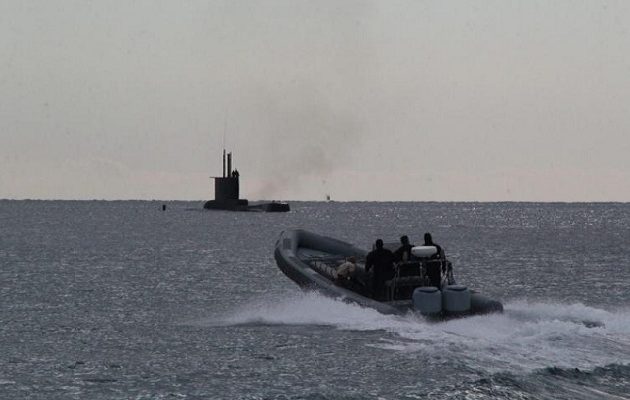 Mέι έτοιμη για όλα: Η Βρετανία έστειλε υποβρύχια με πυραύλους μια ανάσα από την Συρία
