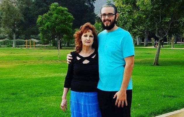 19χρονος «λιώνει» για την 72χρονη σύζυγό του – «Είναι φοβερή ερωμένη»