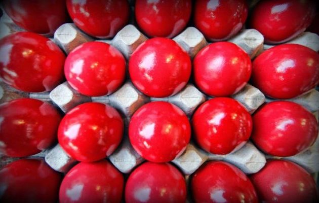 Γιατί βάφουμε κόκκινα αβγά τη Μεγάλη Πέμπτη