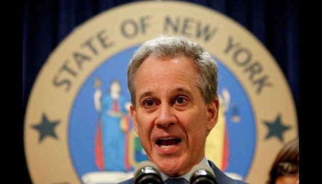 Παραιτήθηκε ο γενικός εισαγγελέας της Νέας Υόρκης – “Απειλούσε και χτυπούσε”