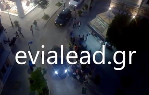 Χαλκίδα: Αυτοκίνητο έπεσε πάνω σε καροτσάκι με παιδί (βίντεο)