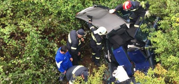 Τραγωδία στα Τρίκαλα: Αυτοκίνητο με 5μελή οικογένεια έπεσε σε γκρεμό – Νεκρό ένα μωρό