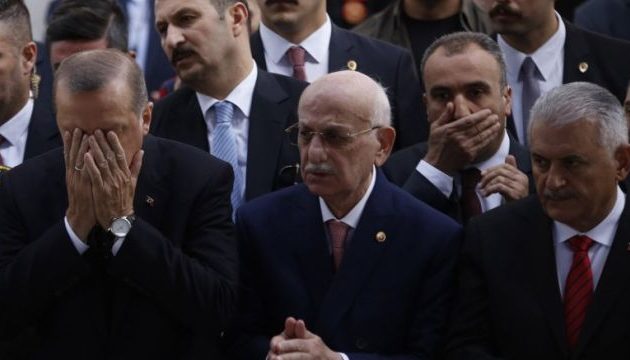 Νέο χαστούκι σε Τουρκία από Standard & Poor’s: Τους ρίχνει στα «σκουπίδια»