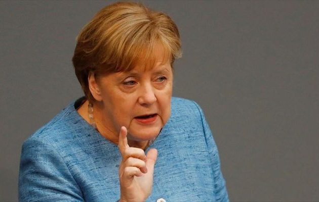 Δύο στους πέντε Γερμανούς θέλουν να παραιτηθεί η Μέρκελ λόγω προσφυγικού