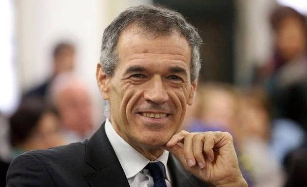 Είναι επίσημο: Ανέθεσαν στον Κοταρέλι να φτιάξει κυβέρνηση τεχνοκρατών στην Ιταλία