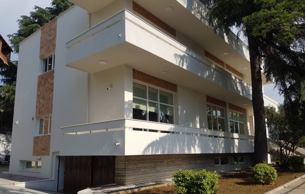 Μετά από 47 χρόνια σε νέο κτίριο η Ελληνική Πρεσβεία στα Τίρανα