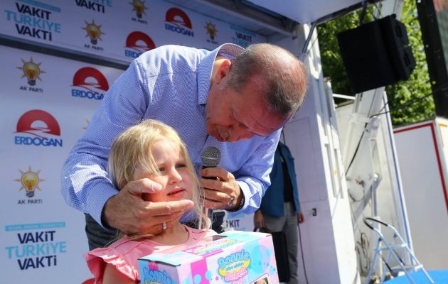 Χάος με τις δημοσκοπήσεις στην Τουρκία – Απόκλιση μέχρι και 10% στην πρωτιά Ερντογάν