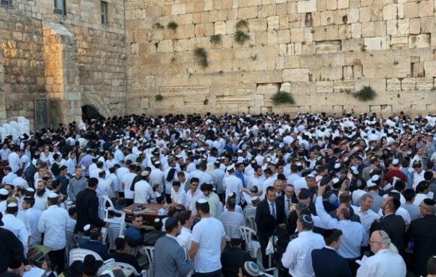 200 ραβίνοι προσευχήθηκαν στο Τείχος των Δακρύων για νίκη επί του Ιράν