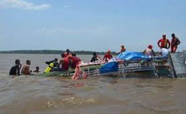 Τραγωδία στο Κονγκό όταν ανατράπηκε βάρκα με 100 ανθρώπους – Σώθηκαν μόνο οι μισοί