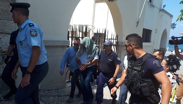 Φρικιαστικές αποκαλύψεις για τους γονείς-τέρατα: Με χτυπούσε ως τα 23 μου – Δεν ήξερα για βιασμούς