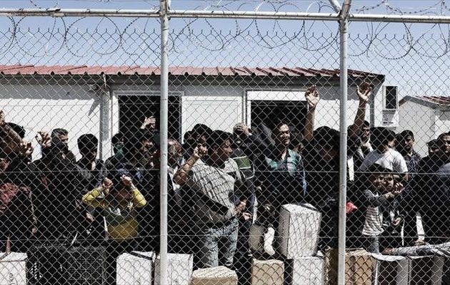 Επεισόδια μεταξύ προσφύγων στη Θεσσαλονίκη – Τέσσερις στο νοσοκομείο (βίντεο)