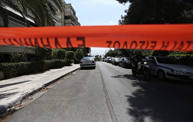 Φρίκη στη Νέα Σμύρνη: Έσφαξε τη μάνα του με 38 μαχαιριές  και μετά πήγε να φάει πίτσα