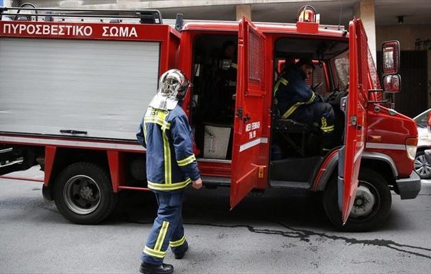 Επίθεση με γκαζάκια και μολότοφ στα γραφεία της ΔΕΗ στην Πάτρα