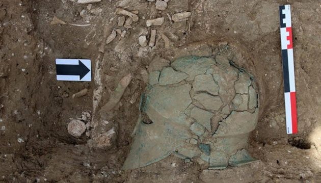 Εντυπωσιακή ανακάλυψη: Βρέθηκε η πρώτη αρχαία Κορινθιακή περικεφαλαία στη Ρωσία