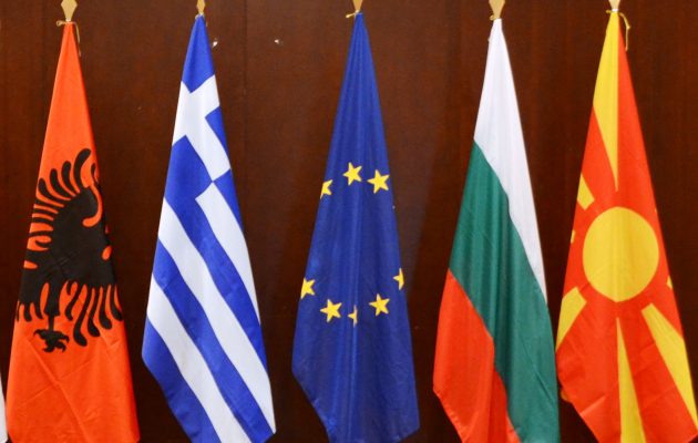 Ο Κοτζιάς υποδέχεται τους Βαλκάνιους γείτονες στη Θεσσαλονίκη – Ποιοι υπουργοί συμμετέχουν