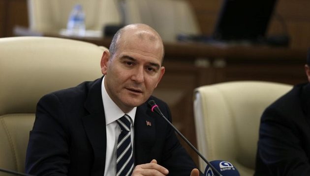 Η προκλητική Τουρκία απειλεί ξανά να ανοίξει τις πύλες με την Ελλάδα για τους πρόσφυγες