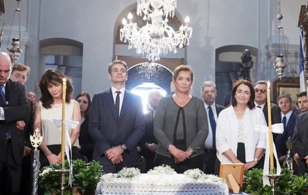 Μνήμες και συγκίνηση στο ετήσιο μνημόσυνο του Κωνσταντίνου Μητσοτάκη