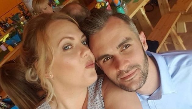 Οργισμένο σημείωμα γείτονα: Βαρεθήκαμε να βλέπουμε το μεγάλο στήθος και τα οπίσθιά σας