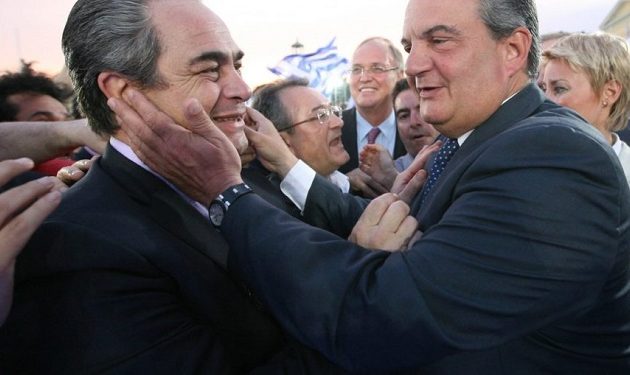 Αυτογκόλ Μητσοτάκη από τη σέντρα με τη διαγραφή Μίχαλου – Νέο χτύπημα στον Καραμανλή