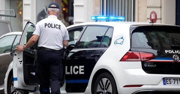 Άνδρας επιτέθηκε με μαχαίρι σε περαστικούς στη Γαλλία – Φώναζε «Αλλάχου Ακμπάρ»