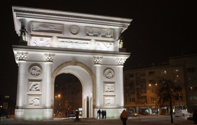 Σκοπιανός Αρχιτέκτονας: Όλα τα «μνημεία» Γκρουέφσκι είναι αυθαίρετα – Ή νομιμοποίηση ή κατεδάφιση