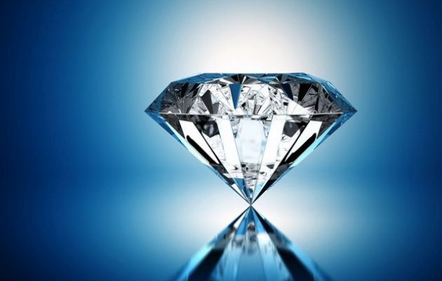 Η De Beers θα πουλήσει τεχνητά διαμάντια για πρώτη φορά στην 130η ιστορία της