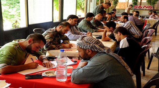 Τζιχαντιστές παρέδωσαν τα όπλα τους, υπέγραψαν δηλώσεις νομιμοφροσύνης και γύρισαν στα σπίτια τους