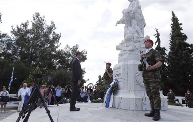 Ο πατριδοκάπηλος Μητσοτάκης λέει «ναι» στους Γερμανούς και στο Κιλκίς παραμυθιάζει τους Μακεδόνες – Πόσο δημαγωγός;