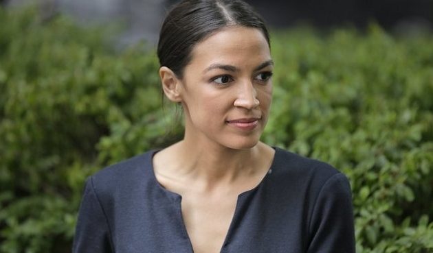 Ποιο είναι το νέο αστέρι των Δημοκρατικών που φιλοδοξεί να γίνει ο επόμενος Ομπάμα