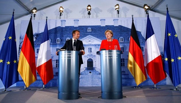 Μέρκελ και Μακρόν συμφώνησαν στη δημιουργία προϋπολογισμού της Ευρωζώνης