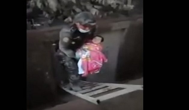 Θαύμα στη Γουατεμάλα: Βρέθηκε ζωντανό μωρό από την φονική έκρηξη του ηφαιστείου (βίντεο)