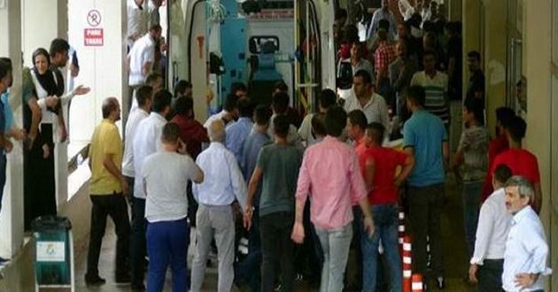 Τουρκία: Με αίμα βάφτηκε προεκλογική συγκέντρωση του κόμματος Ερντογάν  – Τρεις νεκροί