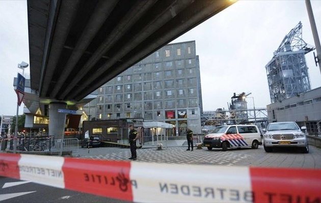 Σοκ στην Ολλανδία – Λεωφορείο έπεσε σε ανθρώπους έξω από συναυλία – Ένας νεκρός