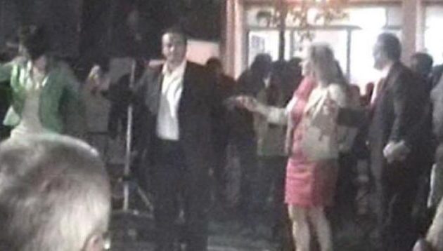 O βουλευτής της ΝΔ Γ. Αντωνιάδης χορεύει τον ίδιο «αλυτρωτικό» χορό που χόρεψε ο Κ. Σέλτσας (βίντεο)