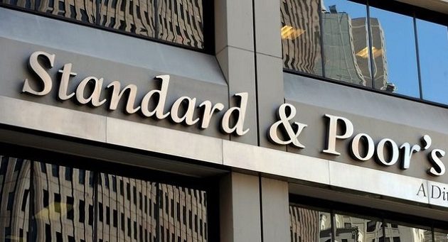 O Standard & Poor’s αναβάθμισε την Ελλάδα