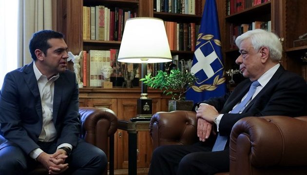 Τσίπρας σε Παυλόπουλο: Πετύχαμε καλή συμφωνία  με erga omnes και συνταγματική αναθεώρηση