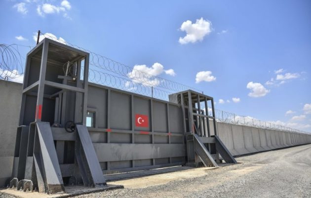 Το… «σινικό» τείχος του Ερντογάν – Έχει μήκος 764 χλμ και τον «χωρίζει» από τη Συρία (φωτο)