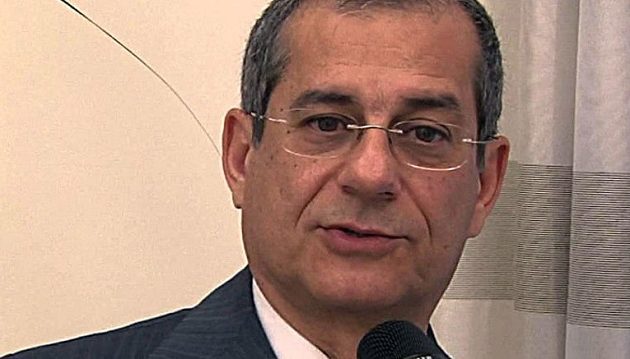 Ιταλός ΥΠΟΙΚ: Καμία πολιτική δύναμη της χώρας δεν θέλει έξοδο από την Ευρωζώνη