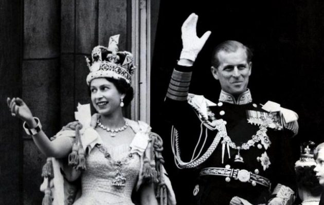 Αποκαλύψεις «φωτιά» για την ερωτική ζωή της βασίλισσας Ελισάβετ με τον πρίγκιπα Φίλιππο