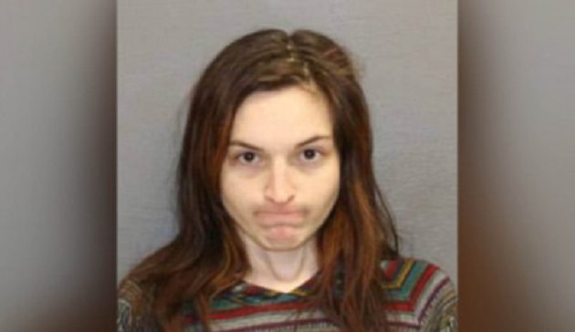 19χρονη διέρρηξε το σπίτι του πρώην της και τον βίασε υπό την απειλή μαχαιριού