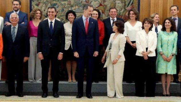 Ορκίστηκε η ισπανική κυβέρνηση του Πέδρο Σάντσεθ με τις υπουργίνες-ρεκόρ