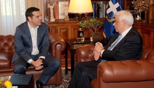 Τι είπε ο Τσίπρας για τη γραβάτα μετά το Eurogroup – Τι του θύμισε ο Παυλόπουλος (βίντεο)