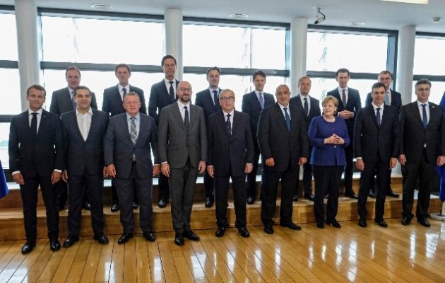 Χάσμα απόψεων για το προσφυγικό – Κόντε και Τσίπρας αμφισβητούν το σχέδιο Μέρκελ