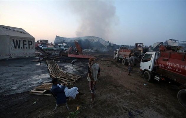 Σφοδρές μάχες με τους Χούτι στην Υεμένη – Bομβαρδίστηκε το αεροδρόμιο της Χοντάιντα