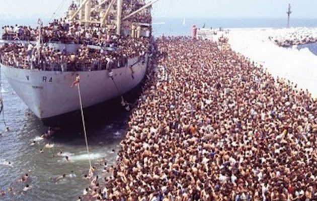 Σκληρή μεταναστευτική πολιτική: Η Ιταλία κλείνει τα λιμάνια της στους πρόσφυγες