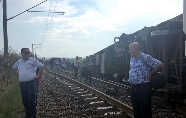 Τουρκία: Εκτροχιάστηκε τρένο – Τουλάχιστον 10 νεκροί και πάνω από 70 τραυματίες (βίντεο)