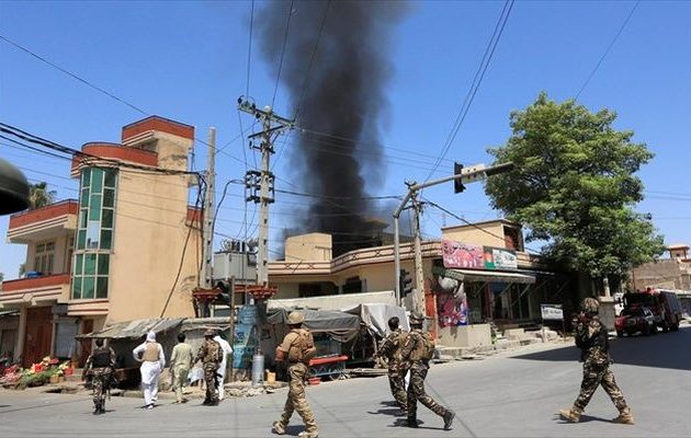 Τζιχαντιστές στο Αφγανιστάν έπιασαν όμηρους δεκάδες ανθρώπους σε κυβερνητικό κτίριο