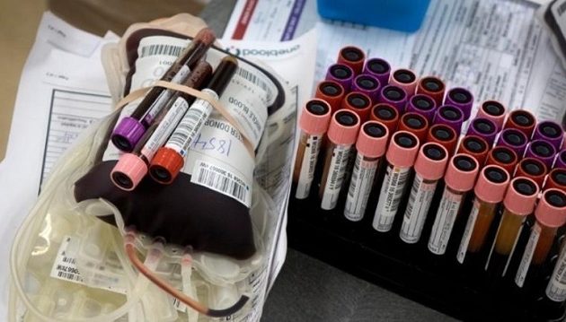 Αίμα στους πυρόπληκτους προσφέρουν πρόσφυγες στη Λάρισα