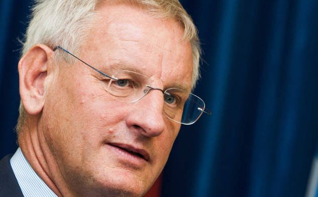 Αίσχος: Κατάπτυστο tweet από τον πρώην πρωθυπουργό της Σουηδίας για την ελληνική τραγωδία